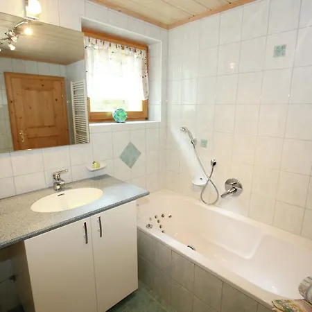 Hauser 2 Apartment *